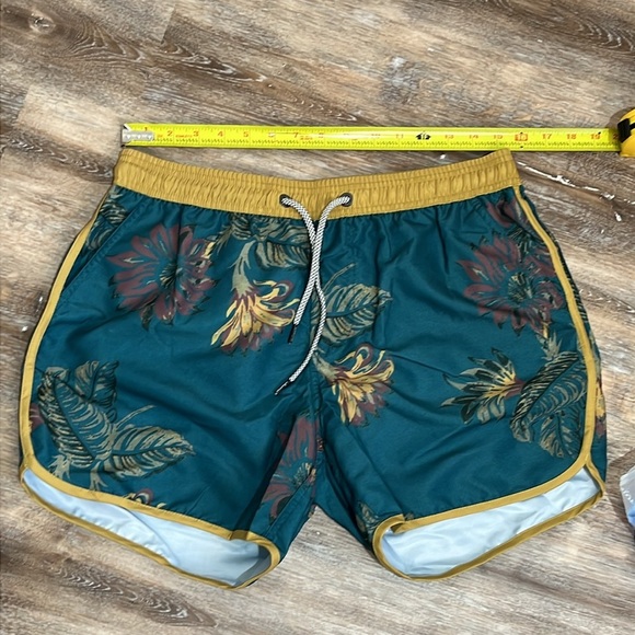 NWT Maamgic ChinoWave Floral Print Mens Swim Trunks Size Medium Green Gold Beach - Picture 12 of 16
